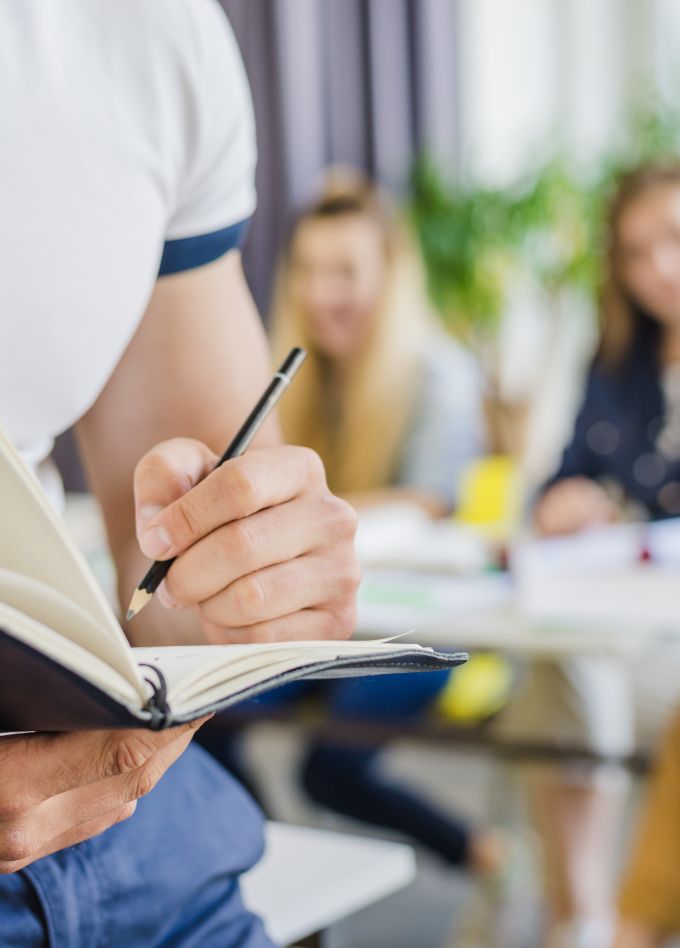 Что? Где? Когда? На выставке «От 0 и ниже. Художники о зиме»