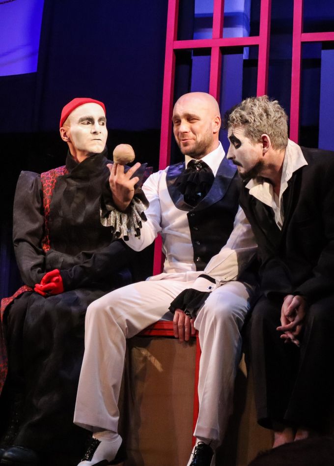 Кабала святош