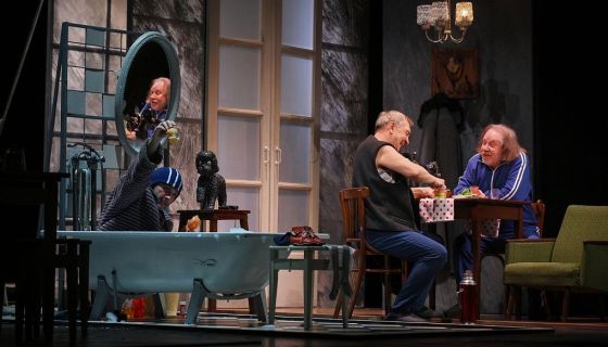 Спектакль «Похороните меня за плинтусом»