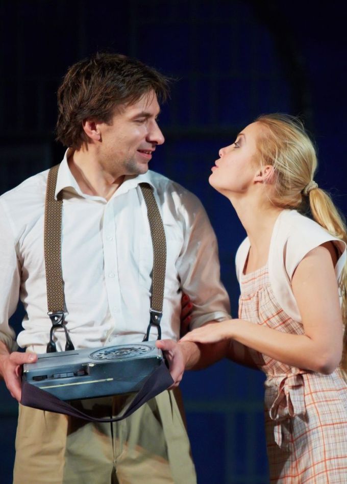 Спектакль «Двое на качелях»