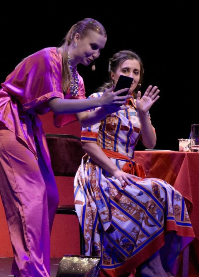 Спектакль «Школа счастливых жён. Стервология 2»