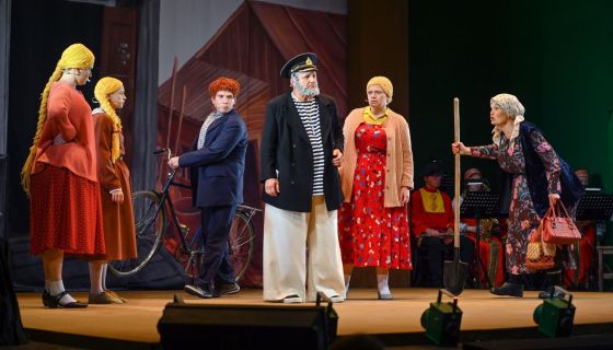 Спектакль «Любовь и голуби»