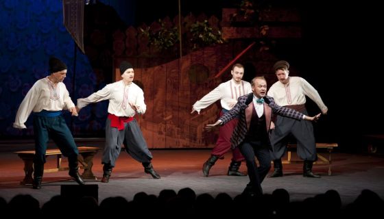 Спектакль «За двумя зайцами»